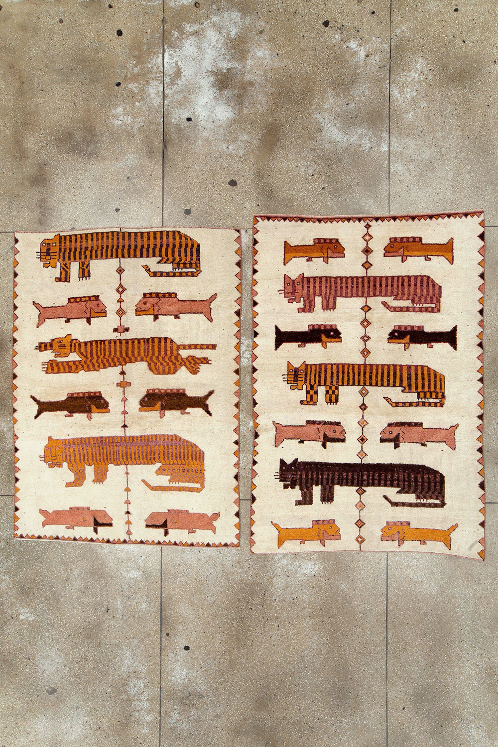 Vintage Persian Bakhtiari Pictorial Accent Rug (Pair: 1 of 2), No.29752 - Gss