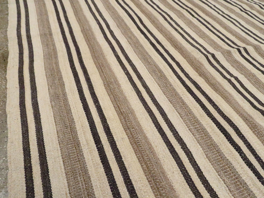 Modern Persian Flatweave Kilim Large Room Size Carpet, No.29788 - Gss