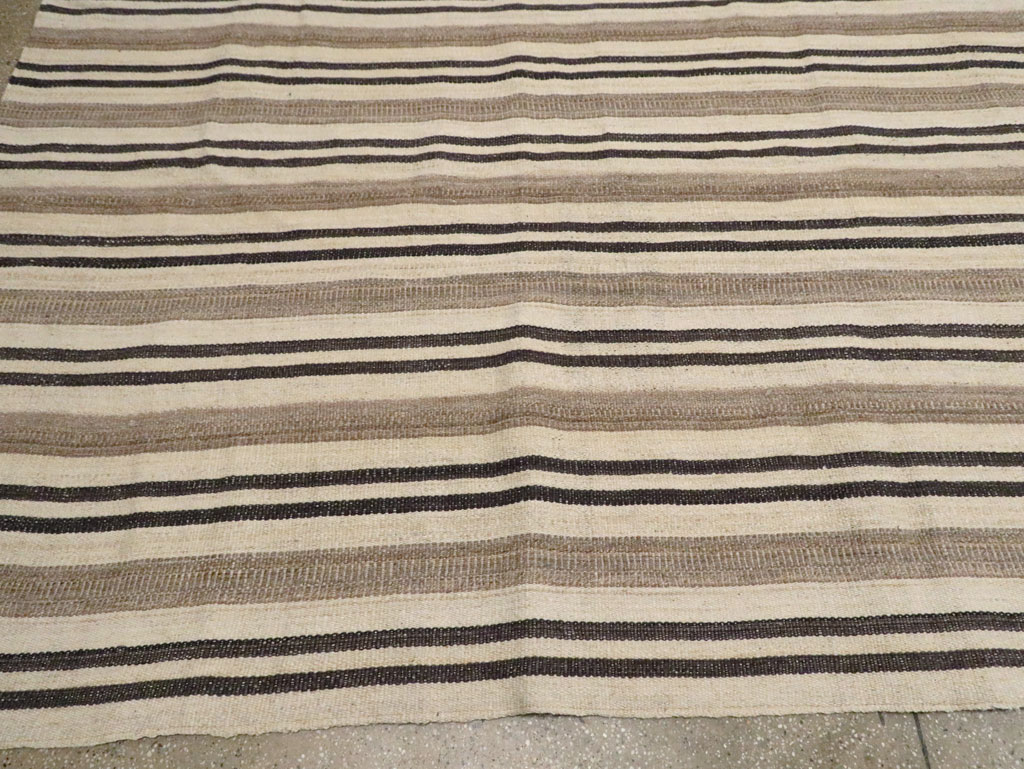 Modern Turkish Flatweave Kilim Large Room Size Carpet, No.29788 - Gss