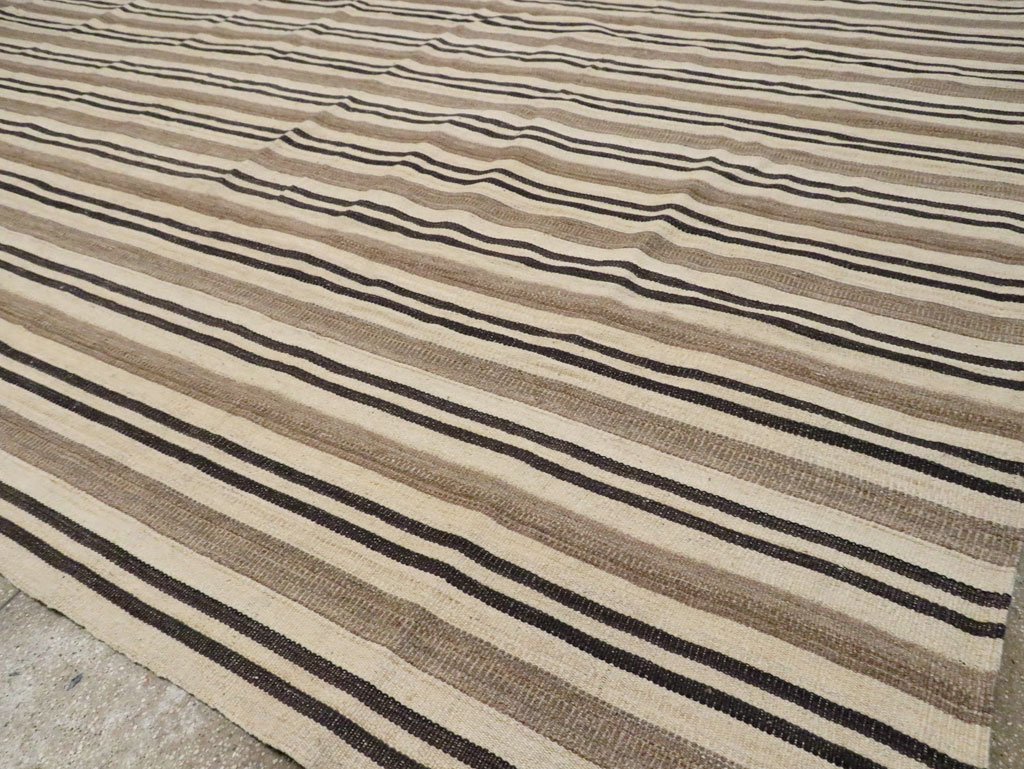 Modern Persian Flatweave Kilim Large Room Size Carpet, No.29788 - Gss