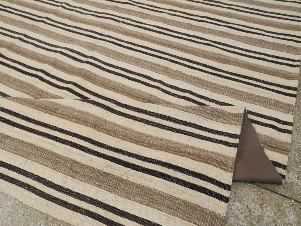 Modern Turkish Flatweave Kilim Large Room Size Carpet, No.29788 - Gss