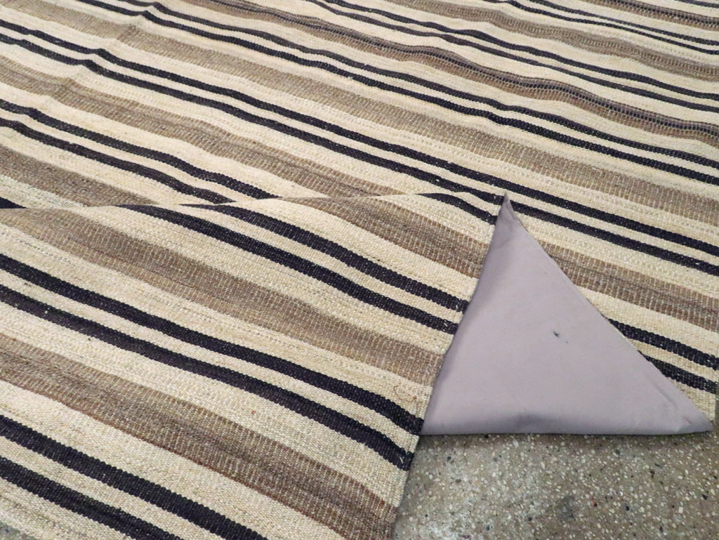 Modern Turkish Flatweave Kilim Room Size Carpet, No.29789 - Gss