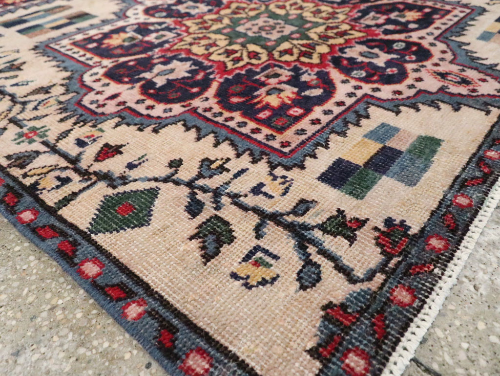 Vintage Turkish Anatolian Throw Rug, No.29801 - Gss