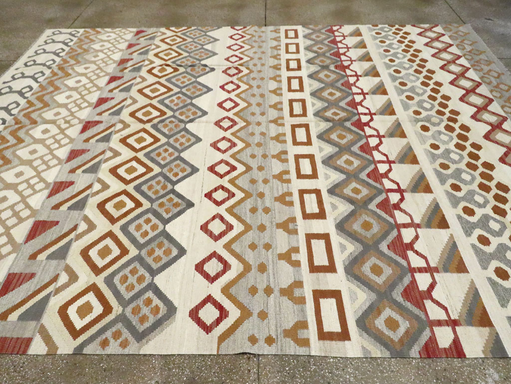 Contemporary Turkish Flatweave Kilim Room Size Carpet, No.29812 - Gss