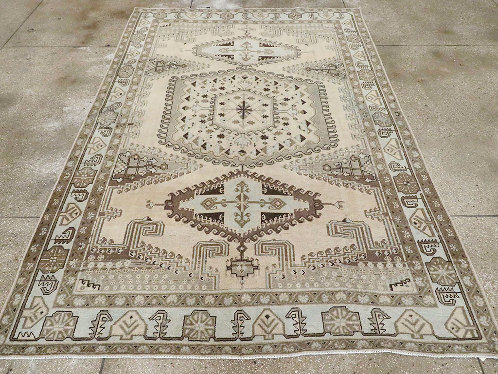 Vintage Persian Veece Accent Carpet, No.29839 - Gss
