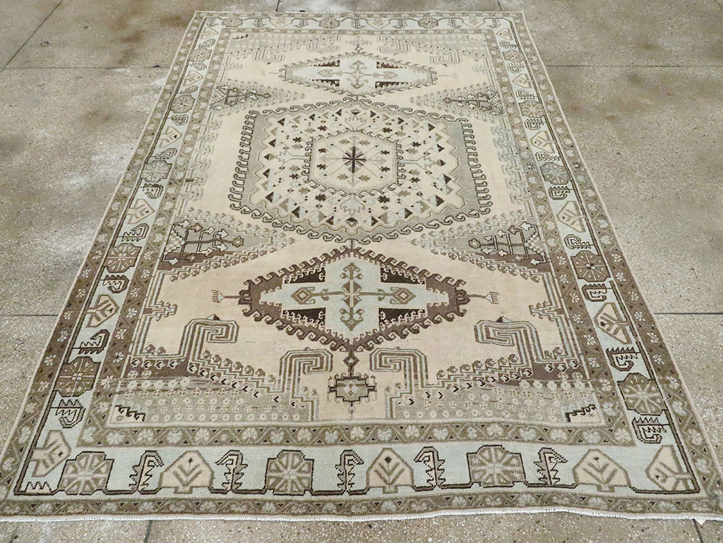 Vintage Persian Veece Accent Carpet, No.29839 - Gss
