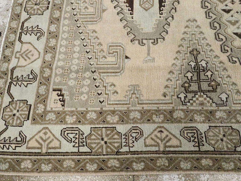 Vintage Persian Veece Accent Carpet, No.29839 - Gss