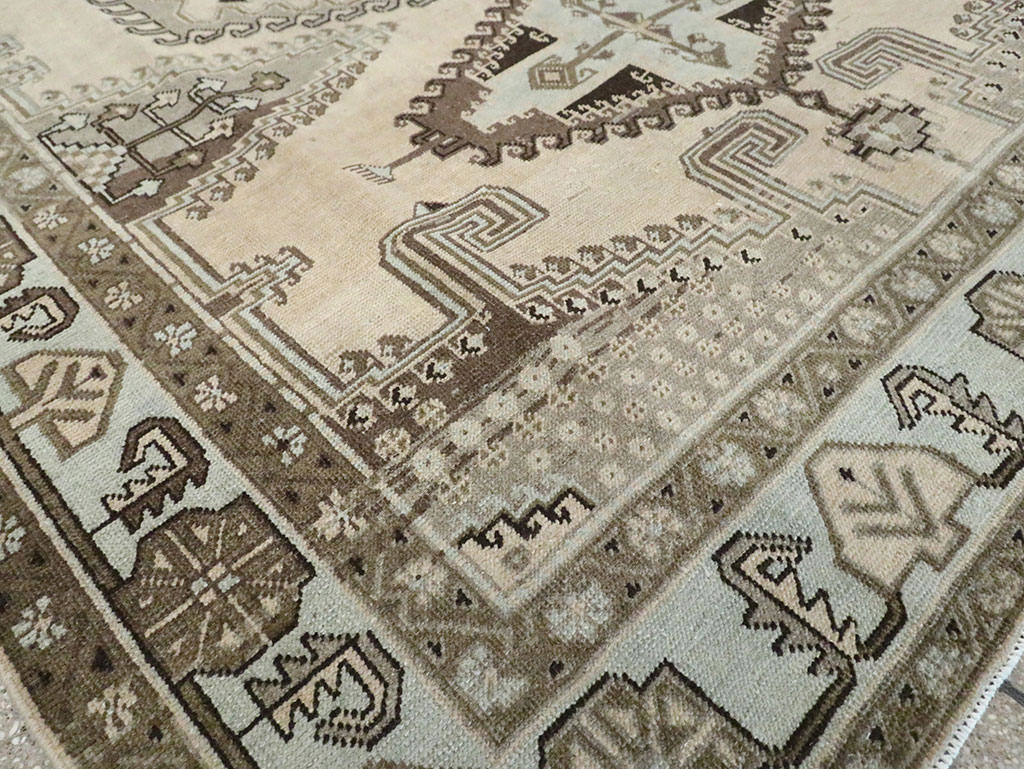 Vintage Persian Veece Accent Carpet, No.29839 - Gss