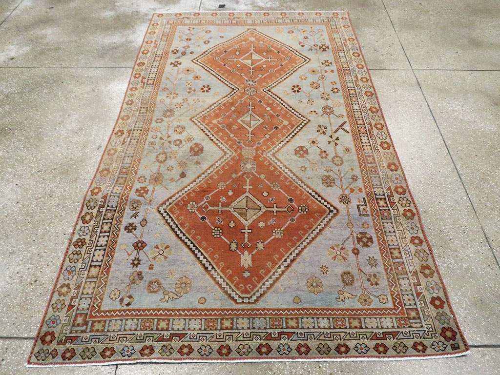 Vintage Persian Shiraz Rug, No.29847 - Gss