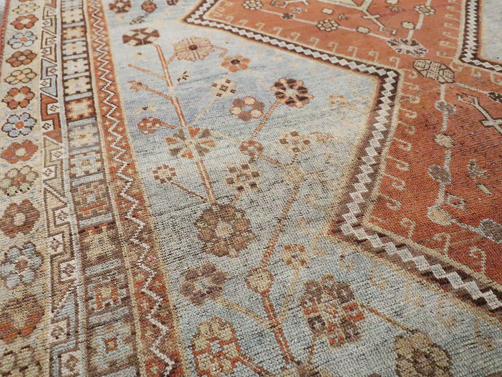 Vintage Persian Shiraz Rug, No.29847 - Gss