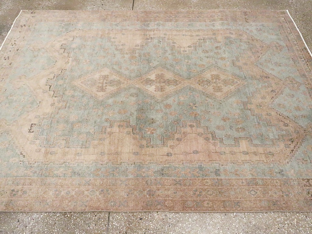 Vintage Persian Shiraz Accent Rug, No.29873 - Gss