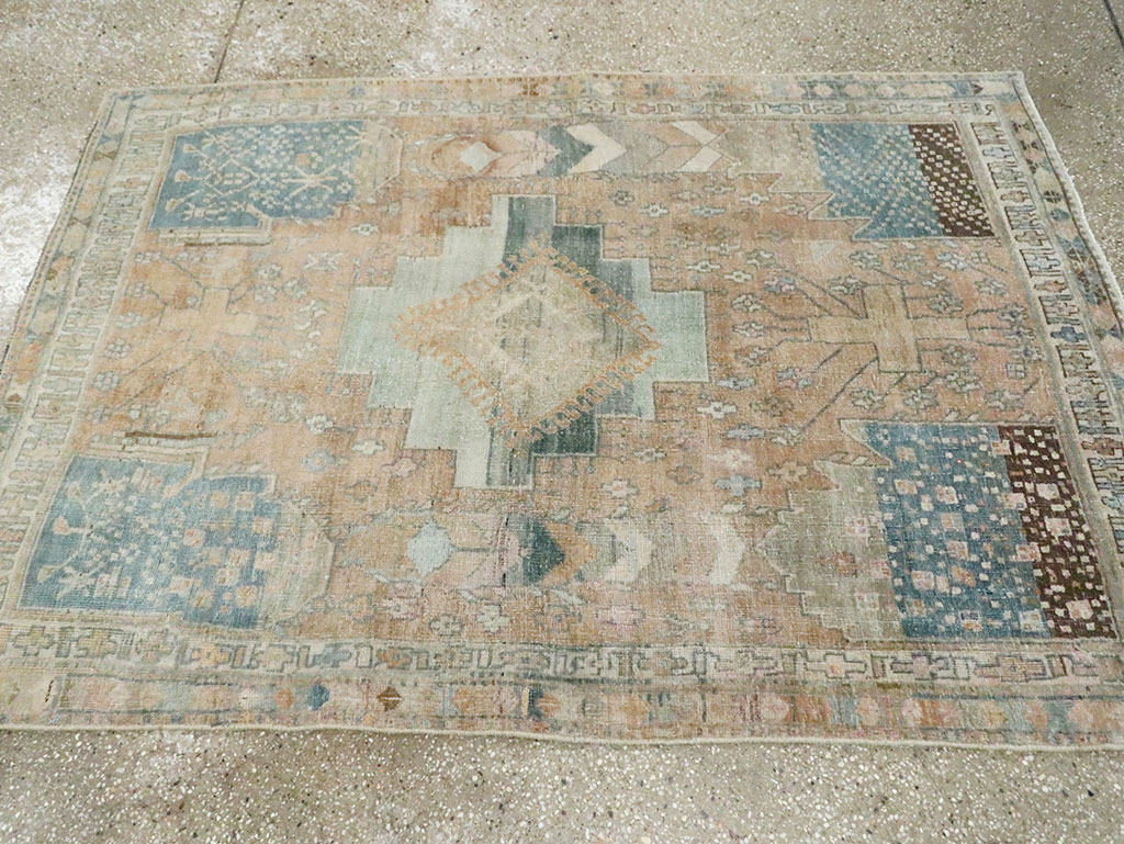 Vintage Persian Shiraz Throw Rug, No.29895 - Gss