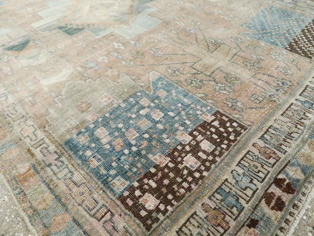 Vintage Persian Shiraz Throw Rug, No.29895 - Gss