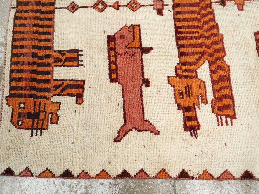 Vintage Persian Bakhtiari Pictorial Accent Rug (Pair: 2 of 2), No.30017 - Gss