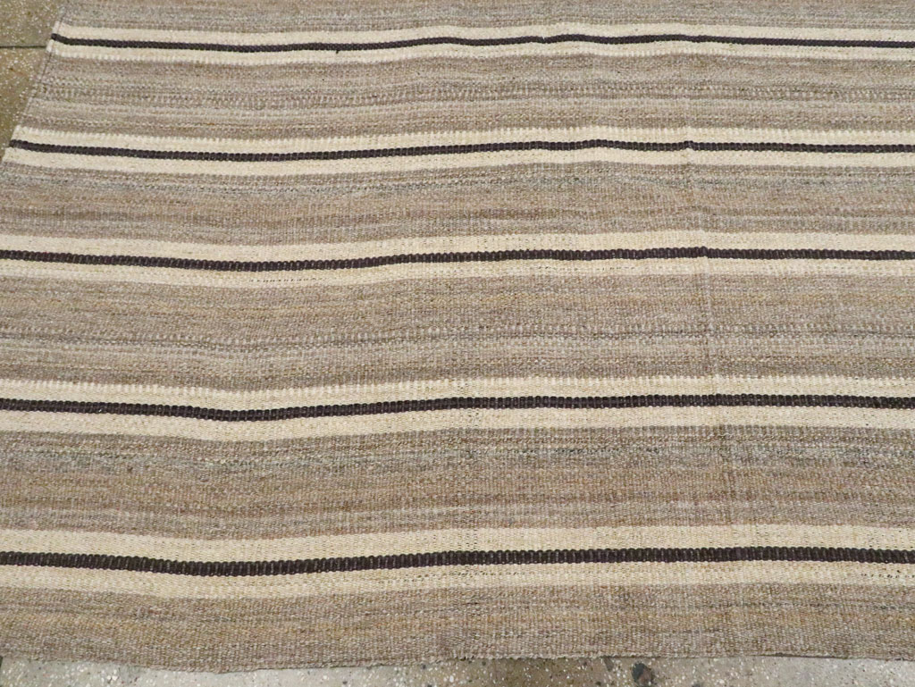 Modern Persian Flatweave Kilim Room Size Carpet, No.30024 - Gss