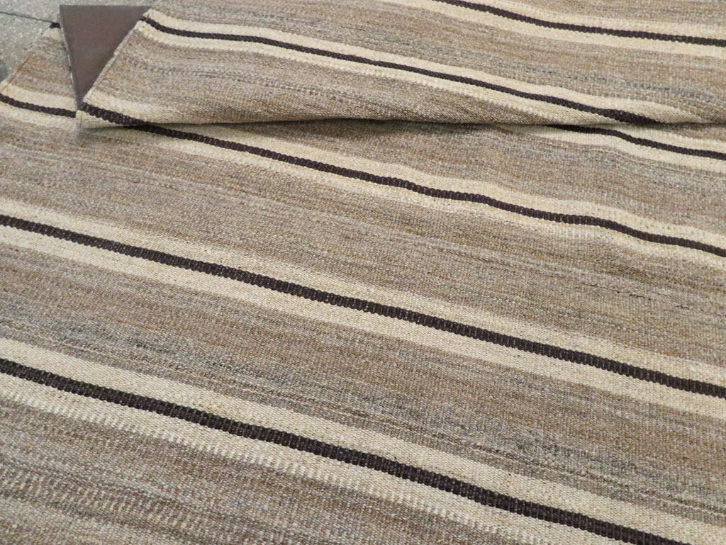 Modern Persian Flatweave Kilim Room Size Carpet, No.30024 - Gss