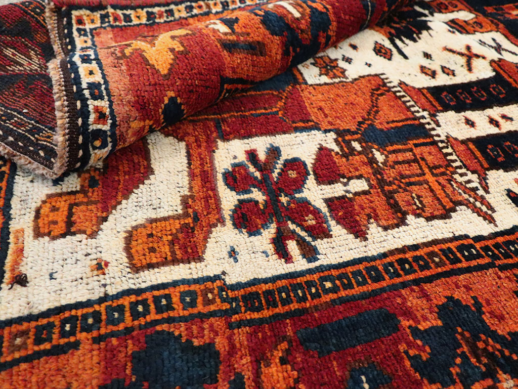 Vintage Persian Pictorial Bakhtiari Rug, No.30029 - Gss