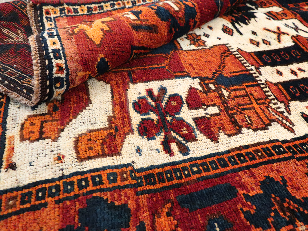 Vintage Persian Pictorial Bakhtiari Rug, No.30029 - Gss