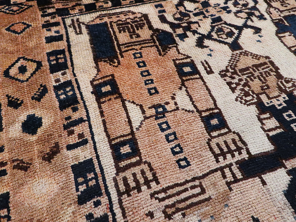 Vintage Persian Bakhtiari Rug, No.30032 - Gss