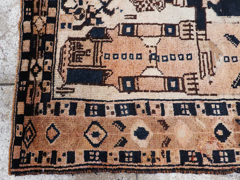 Vintage Persian Bakhtiari Rug, No.30032 - Gss