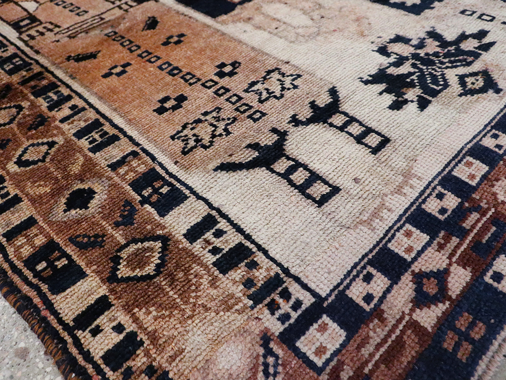 Vintage Persian Bakhtiari Rug, No.30032 - Gss