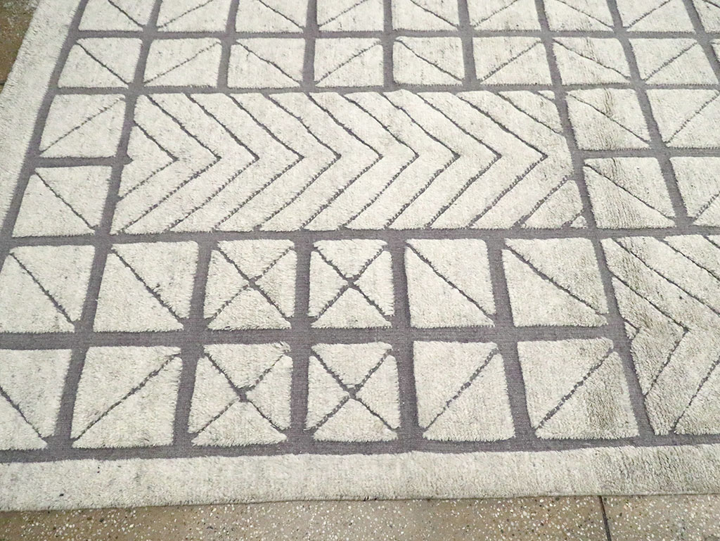 Contemporary Turkish Room Size Carpet, No.30128 - Gss