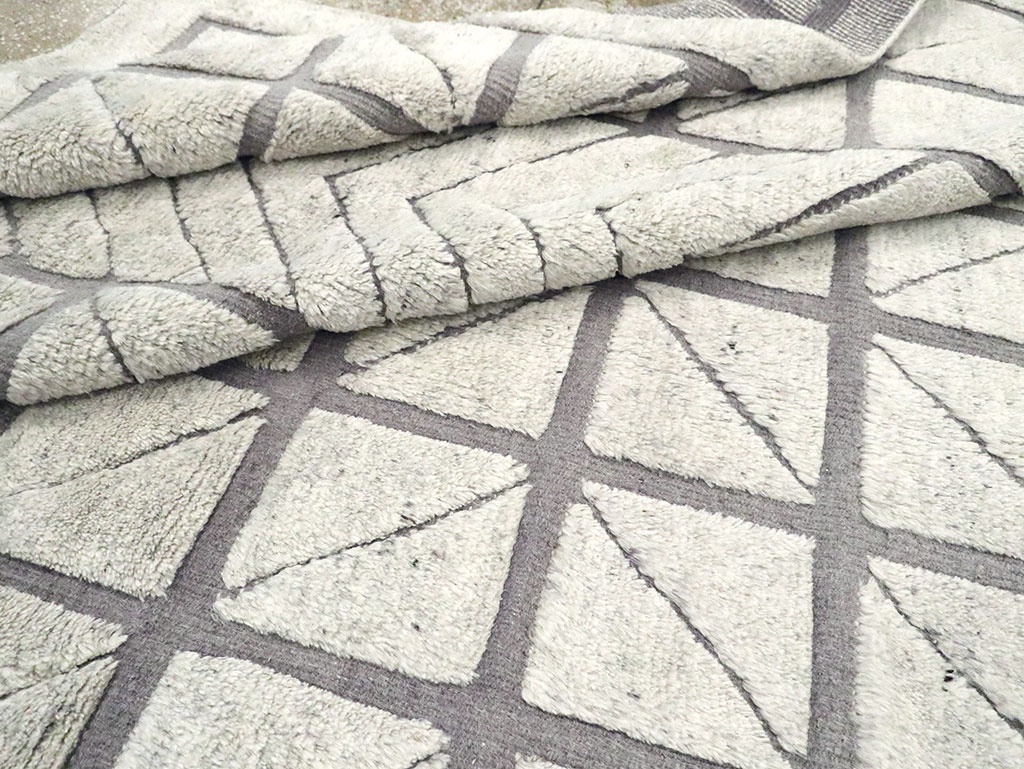 Contemporary Turkish Room Size Carpet, No.30128 - Gss