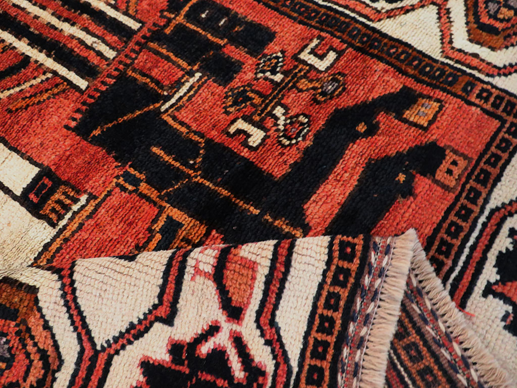 Vintage Persian Pictorial Bakhtiari Accent Rug, No.30144 - Gss