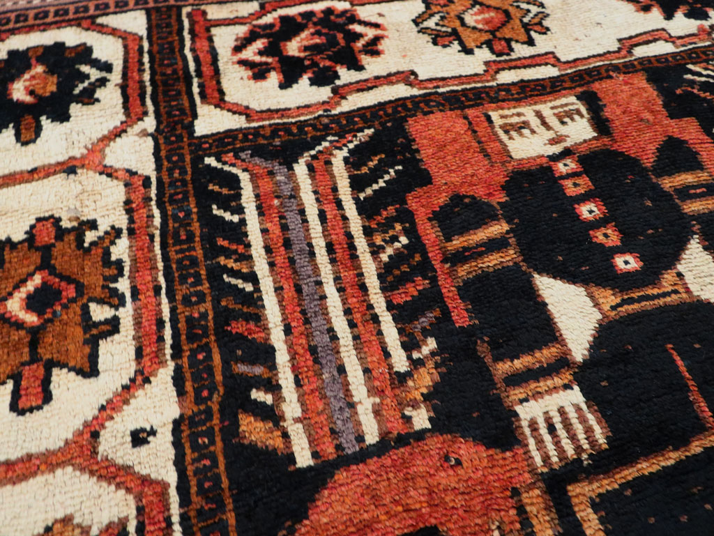 Vintage Persian Pictorial Bakhtiari Accent Rug, No.30146 - Gss