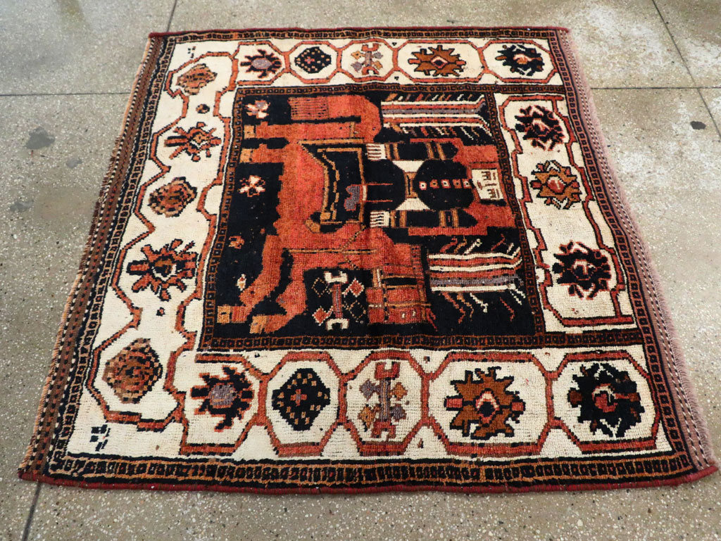 Vintage Persian Pictorial Bakhtiari Accent Rug, No.30146 - Gss