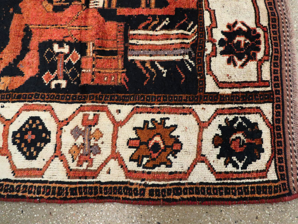 Vintage Persian Pictorial Bakhtiari Accent Rug, No.30146 - Gss