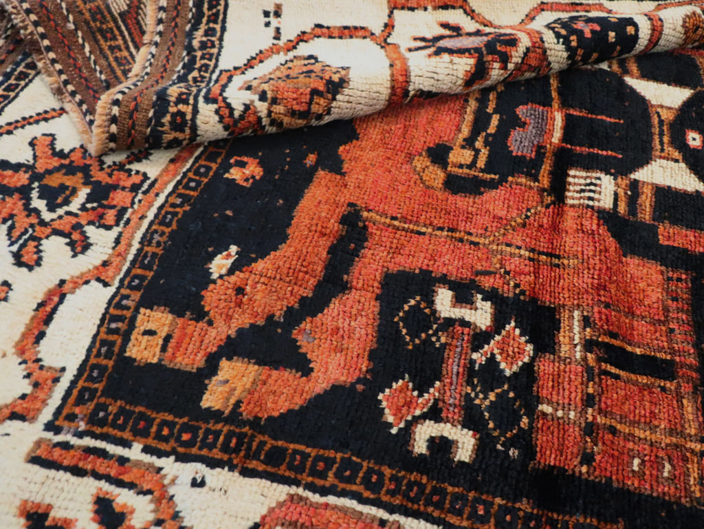 Vintage Persian Pictorial Bakhtiari Accent Rug, No.30146 - Gss