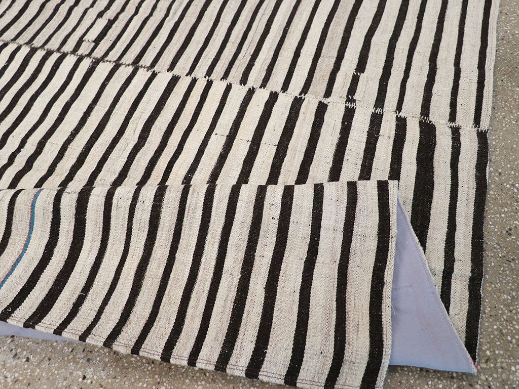 Vintage Persian Flatweave Kilim Accent Rug, No.30157 - Gss