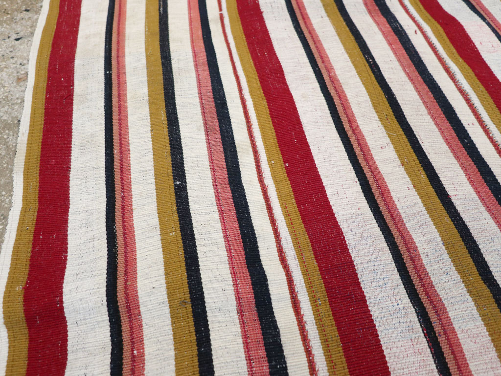 Vintage Turkish Kilim Accent Rug, No.30173 - Gss