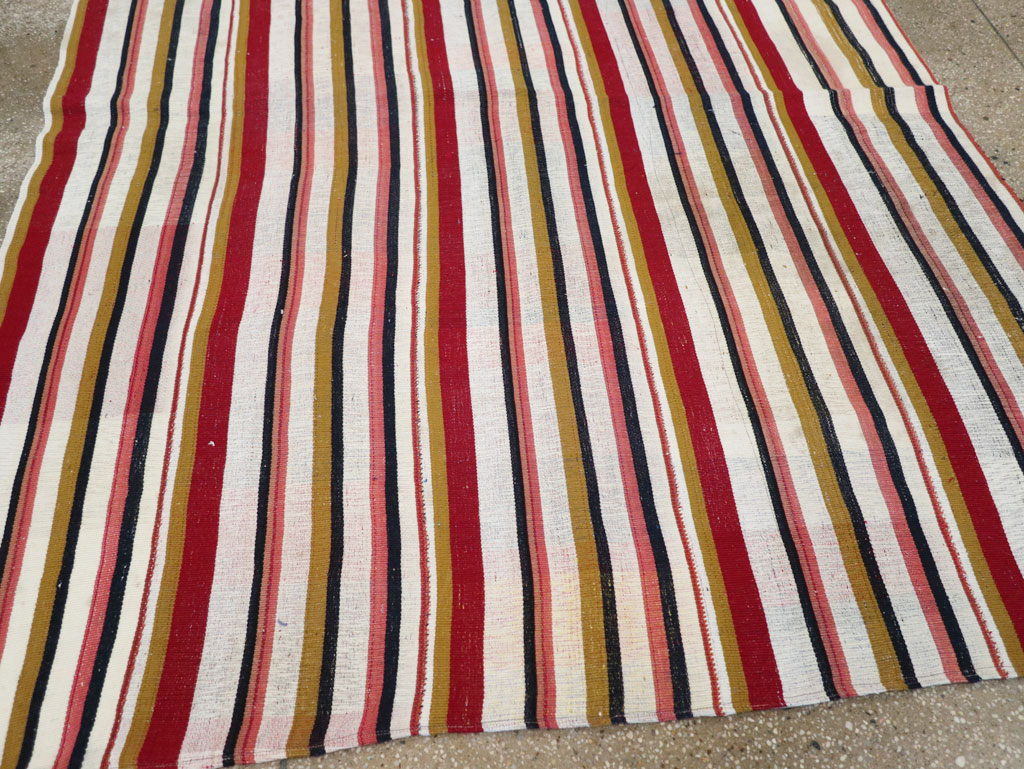 Vintage Turkish Kilim Accent Rug, No.30173 - Gss