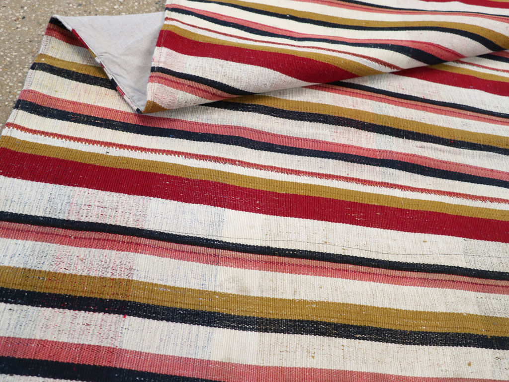 Vintage Turkish Kilim Accent Rug, No.30173 - Gss