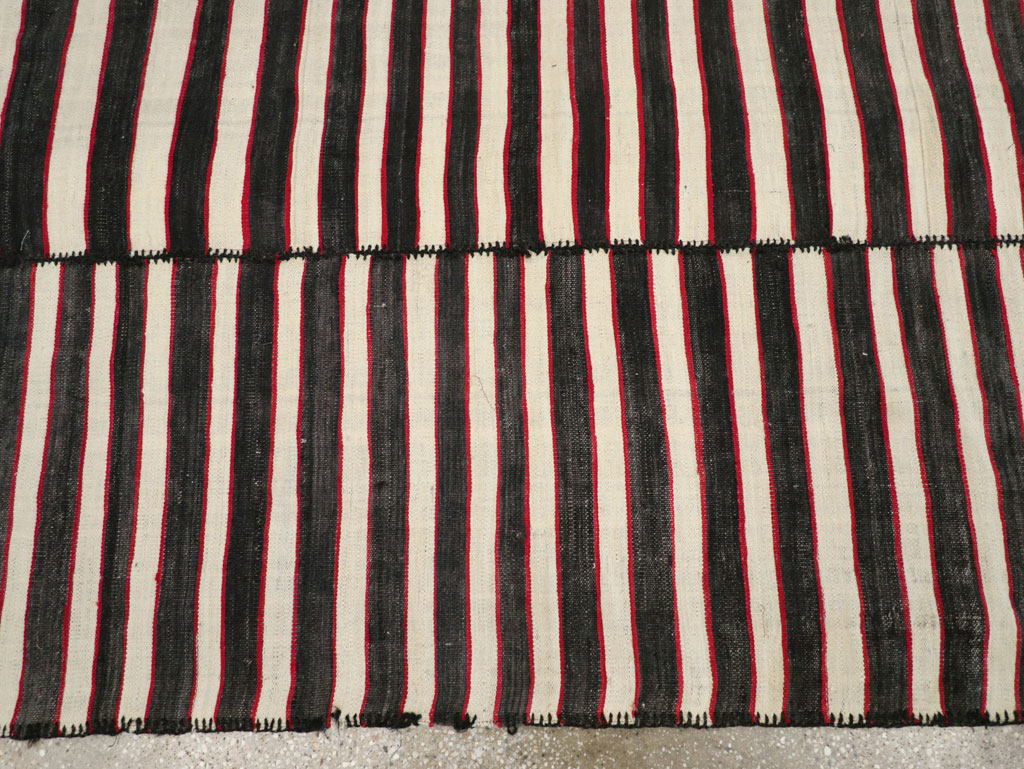 Vintage Persian Flatweave Kilim Accent Carpet, No.30176 - Gss