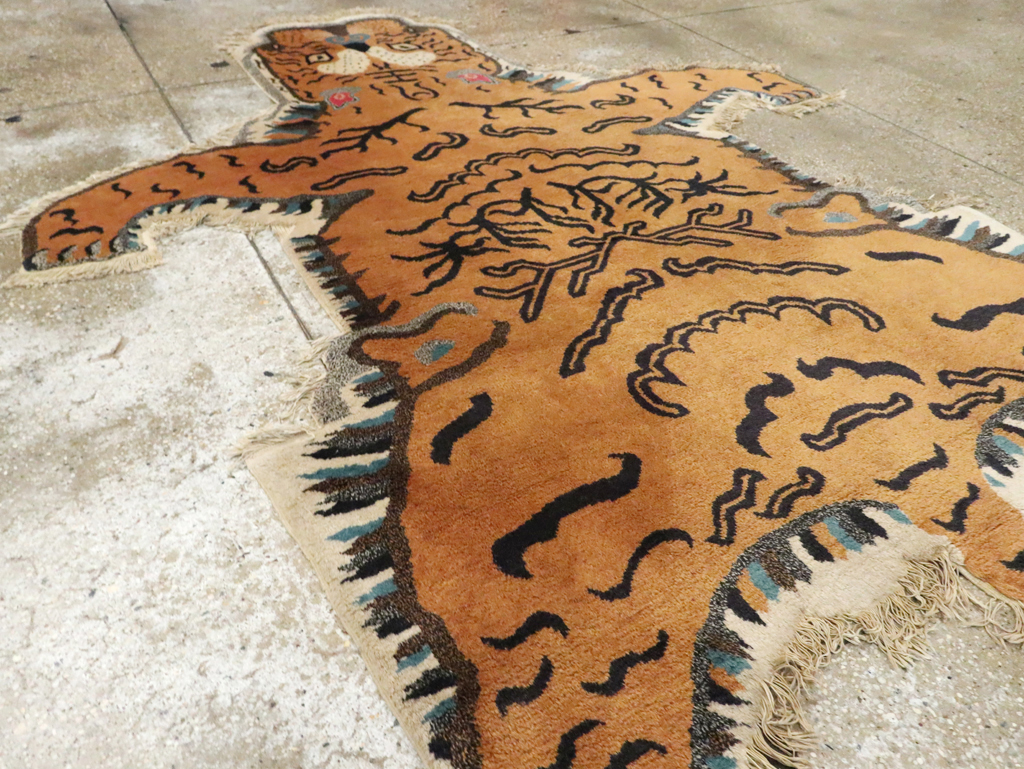 Vintage Pictorial Tibetan Rug, No.30210 - Gss