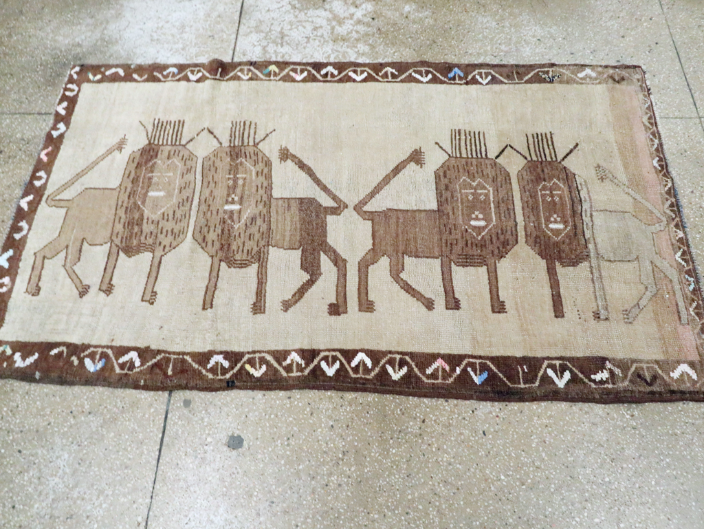 Vintage Turkish Anatolian Pictorial Accent Rug, No.30249 - Gss