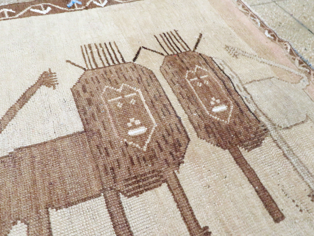 Vintage Turkish Anatolian Pictorial Accent Rug, No.30249 - Gss