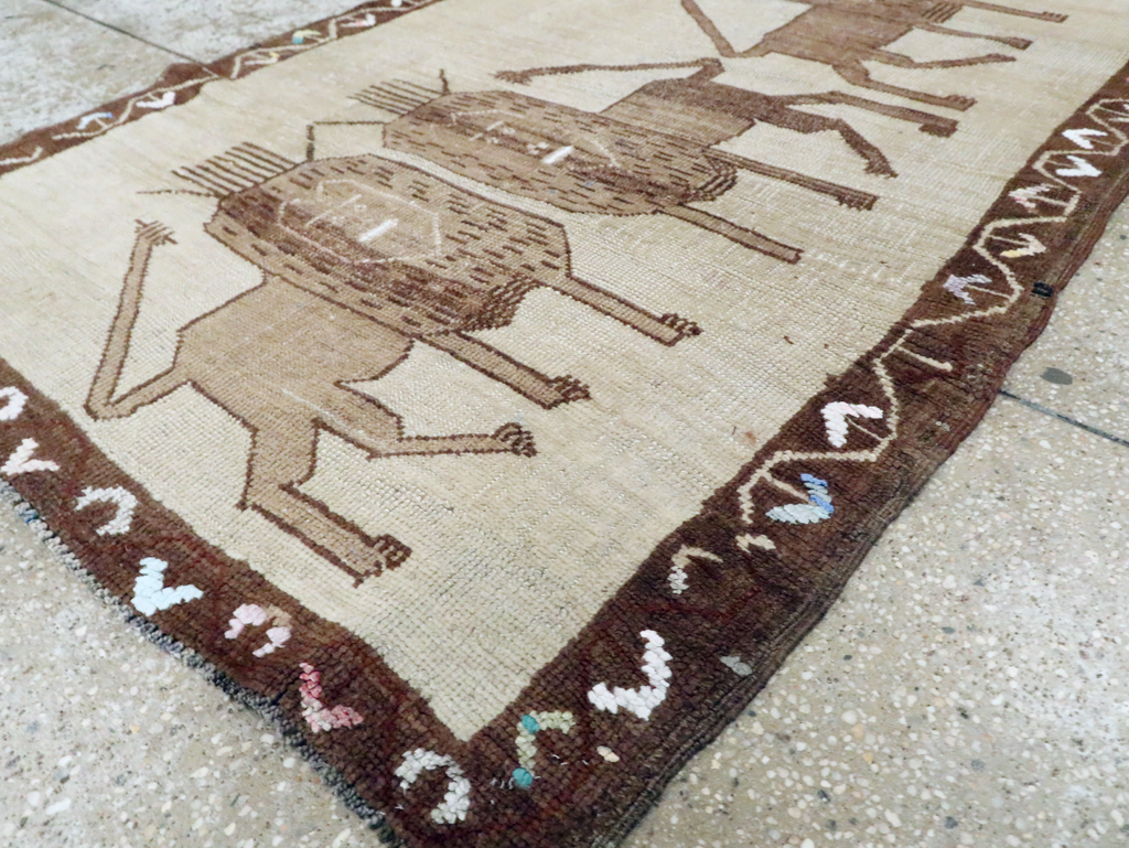 Vintage Turkish Anatolian Pictorial Accent Rug, No.30249 - Gss