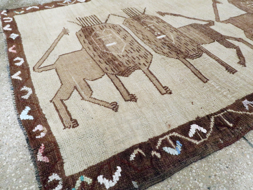 Vintage Turkish Anatolian Pictorial Accent Rug, No.30249 - Gss