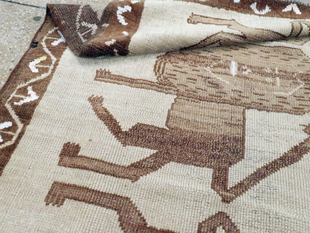 Vintage Turkish Anatolian Pictorial Accent Rug, No.30249 - Gss