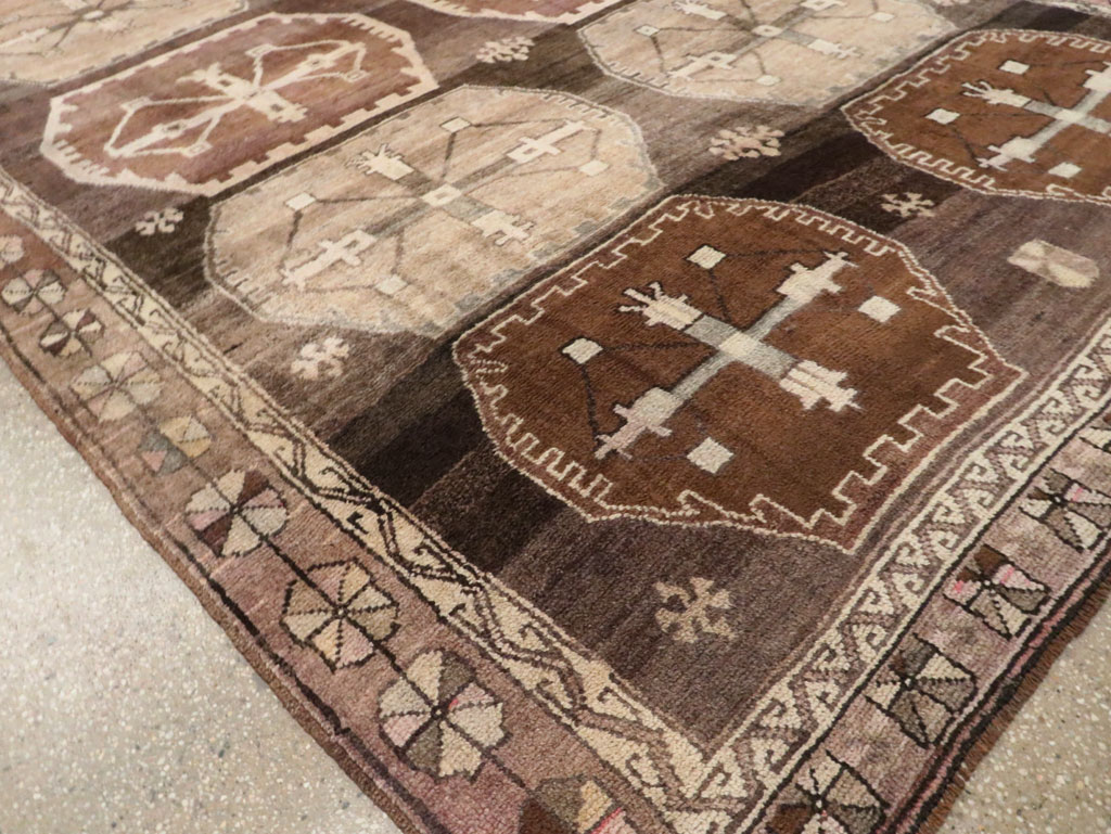 Vintage Turkish Anatolian Room Size Carpet, No.30278 - Gss
