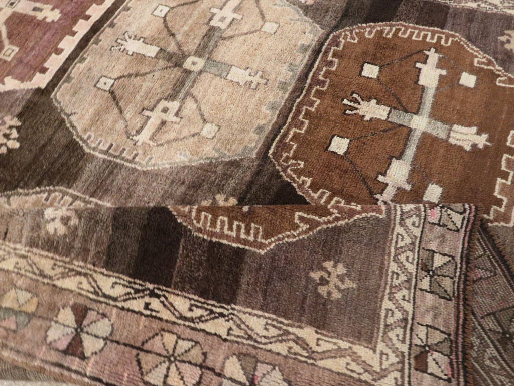 Vintage Turkish Anatolian Room Size Carpet, No.30278 - Gss