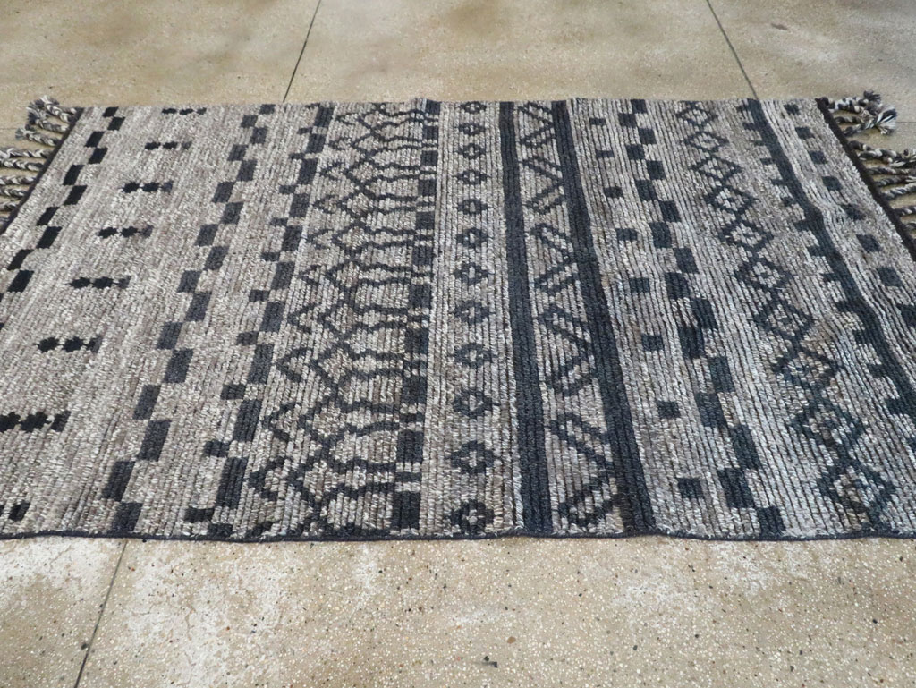 Contemporary Moroccan Inspired Accent Rug, No.30305 - Gss