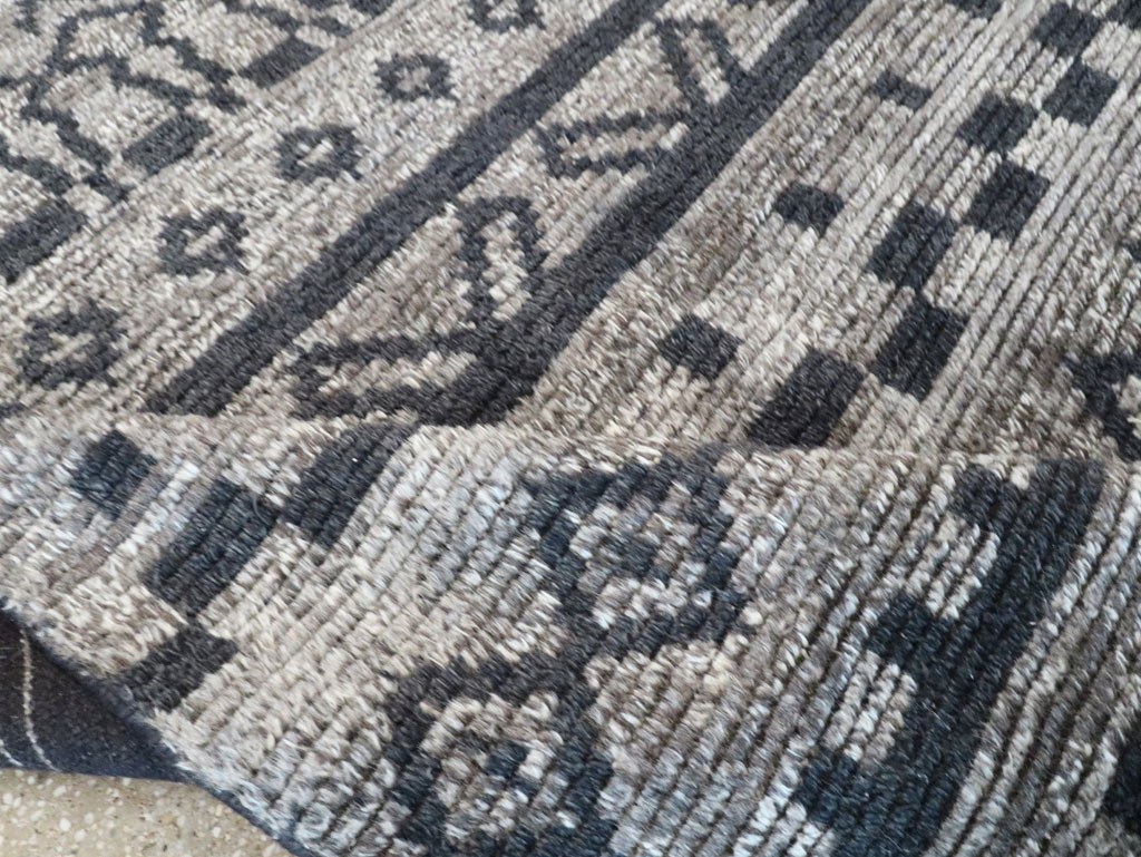 Contemporary Moroccan Inspired Accent Rug, No.30305 - Gss