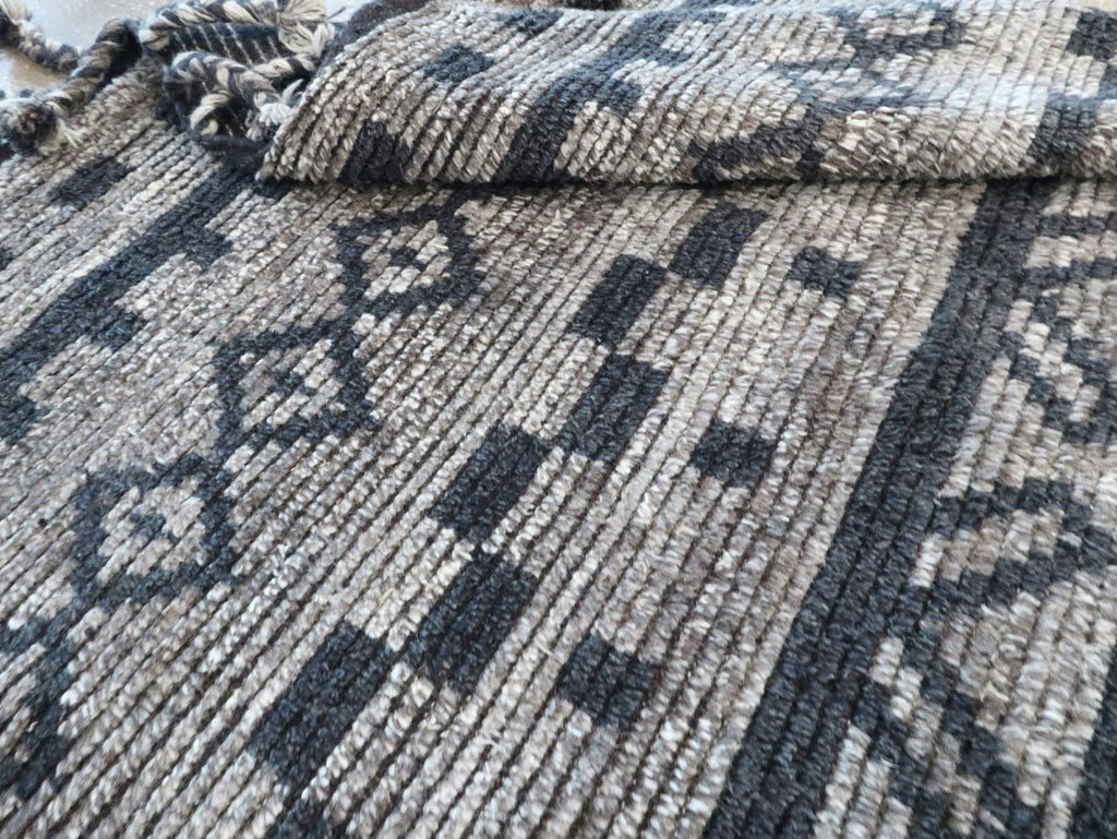 Contemporary Moroccan Inspired Accent Rug, No.30305 - Gss