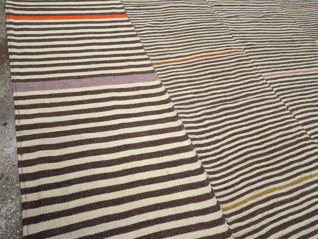 Contemporary Turkish Flatweave Kilim Room Size Carpet, No.30376 - Gss