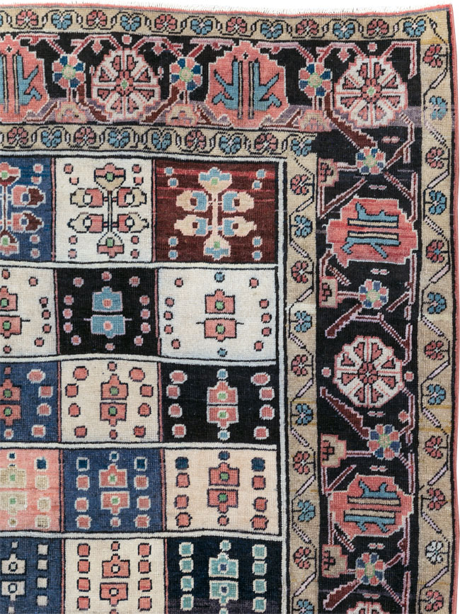 Vintage Persian Veece Small Room Size Carpet, No.30384 - Gss